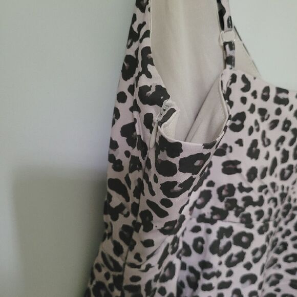 New Bailey's Blossoms Alredine Leopard Pinted Wrap Mommy & Me Dresses Sz S & 3T - Picture 4 of 12